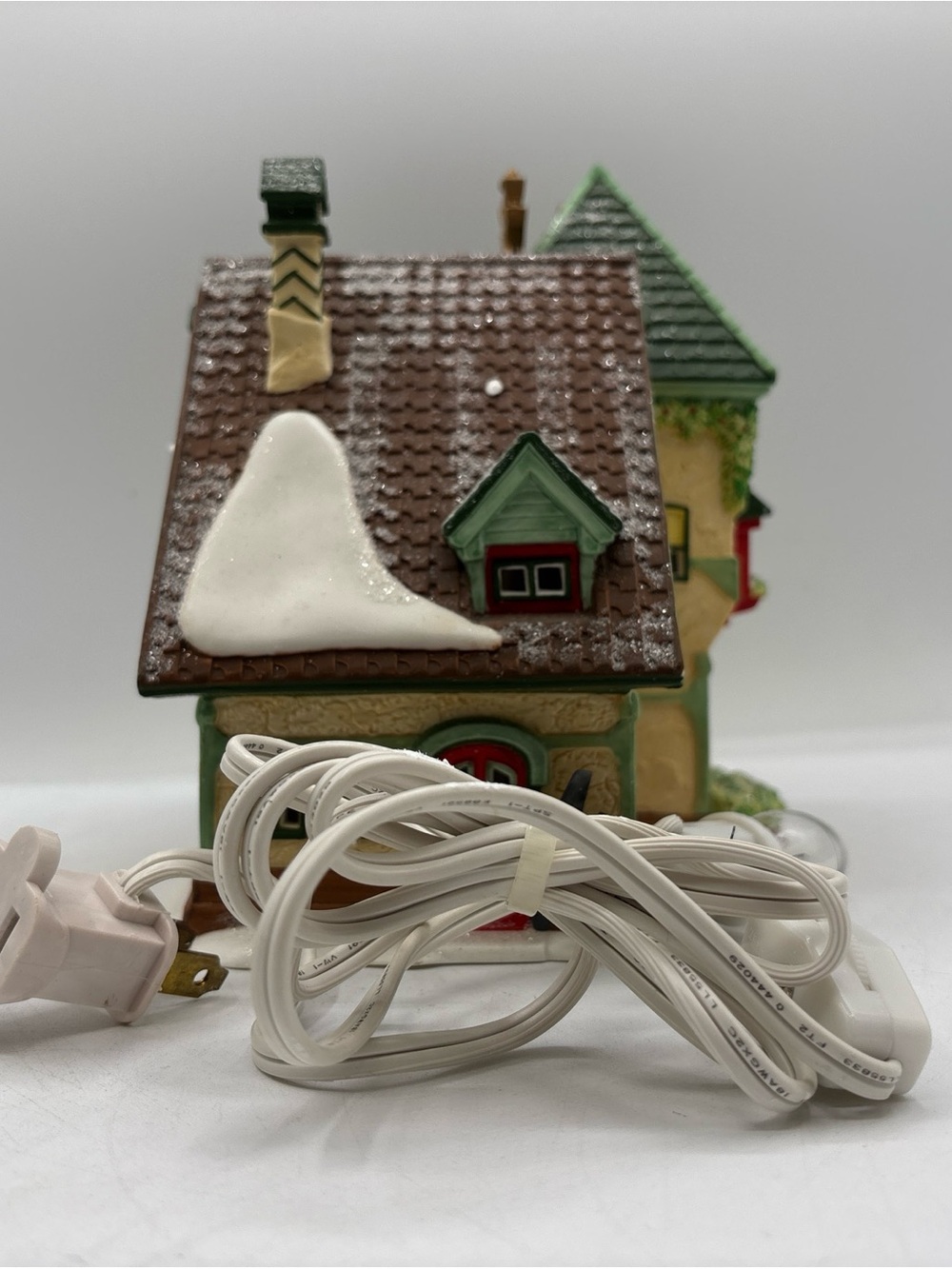 Department 56 1997 Vintage HVC North Pole Series The Glacier Gazette 56394 EUC - Picture 7 of 12